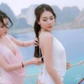 2 cô gái sexy - quyến rũ trong thung thũng với yếm 098