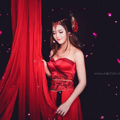 Lê Thu Hương cosplay game mobile 07